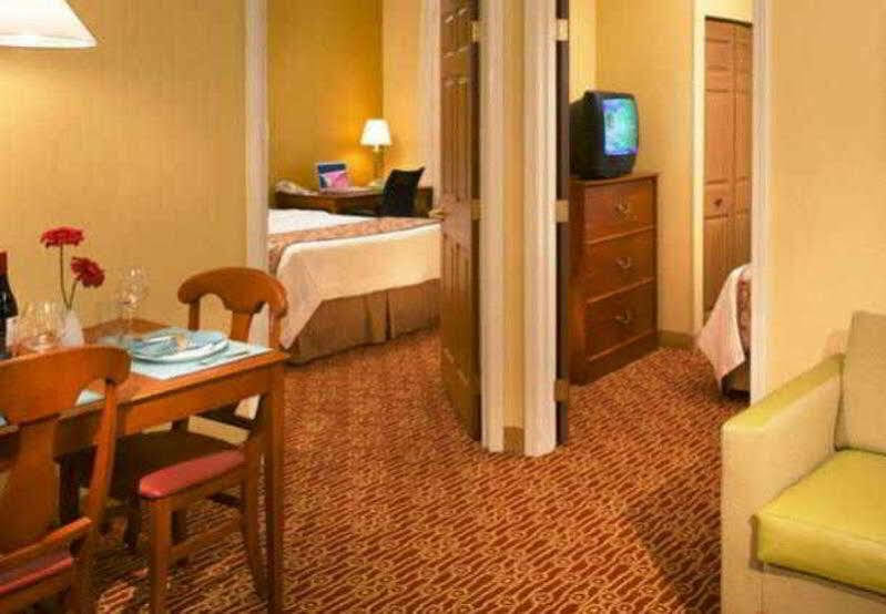 Towneplace Suites Chicago Ломбард Экстерьер фото